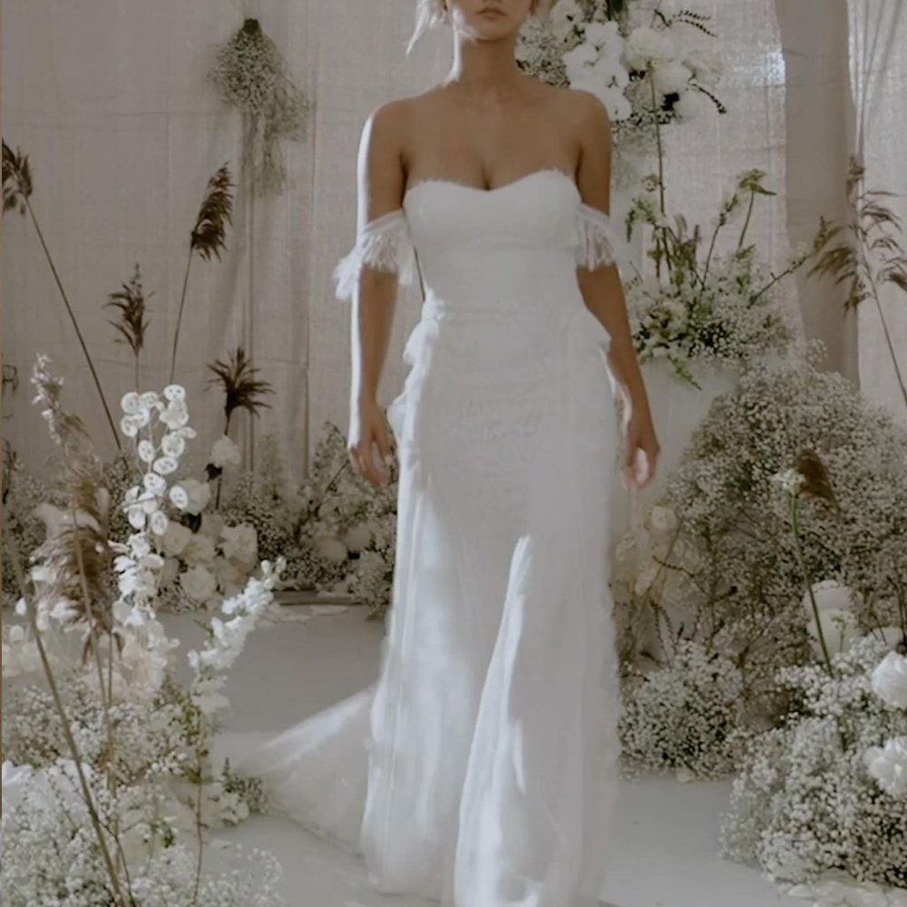 Grace Loves Lace, Stunning Noah Dress - Picture 10 of 12